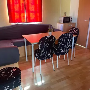  Camping Mobil-home Au Bord De L'eau France