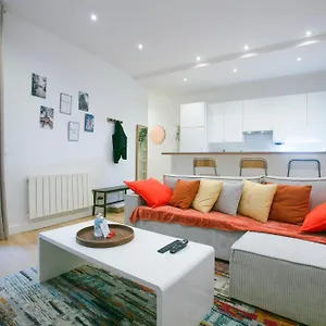 Warm 2 Bedrooms - C38 Paris